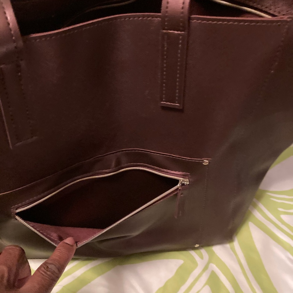 Sold🔴🔴Preowned Tote bundle - Picture 4 of 9